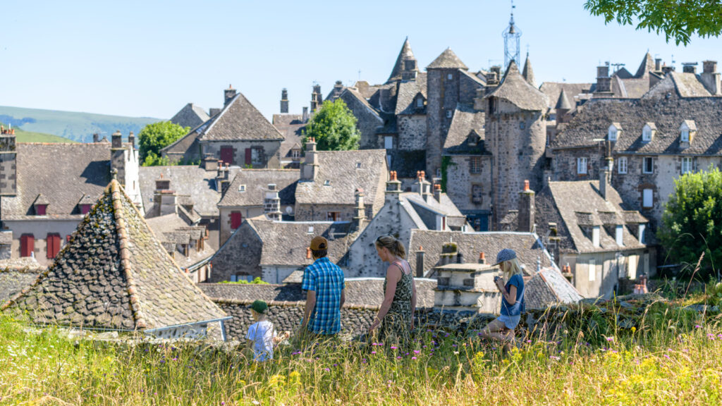 Le village de Salers : entre artisanat, restaurant et patrimoine historique